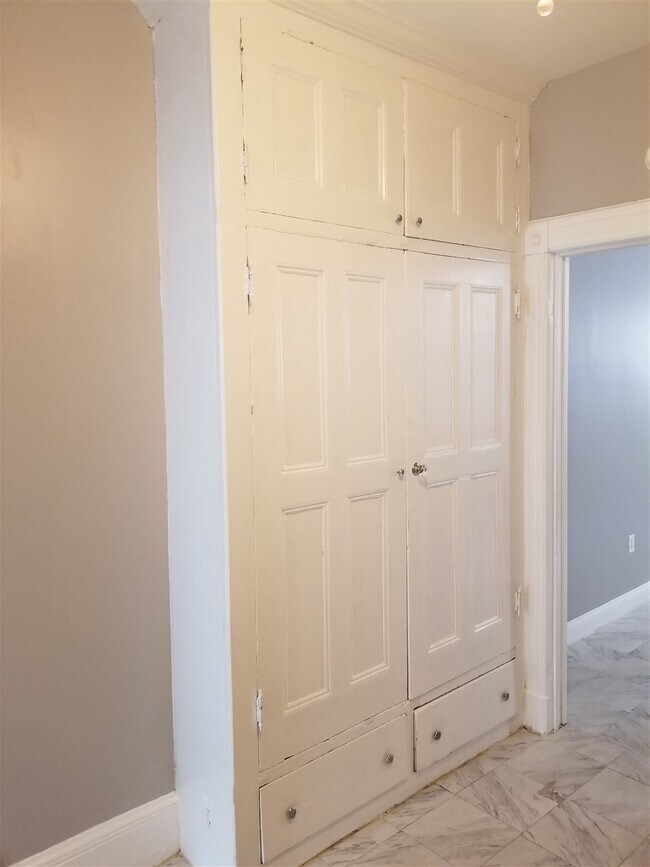 Building Photo - 2806 Palisade Ave
