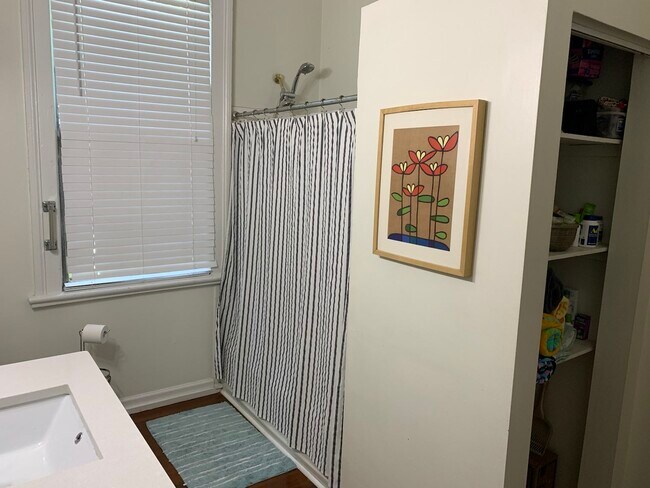 Foto del edificio - 8803 Pritchard Pl