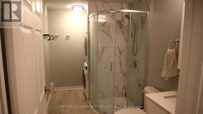 Photo du bâtiment - 1061 Rowntree Crescent