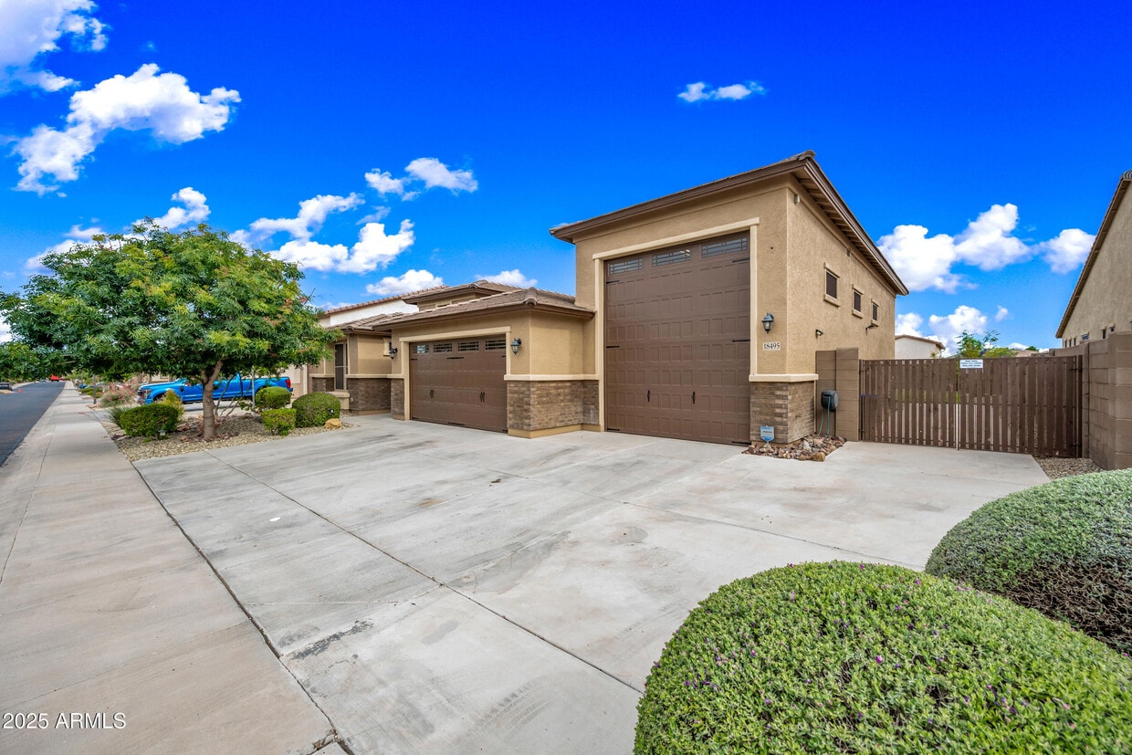 Foto principal - 18495 W Rimrock St