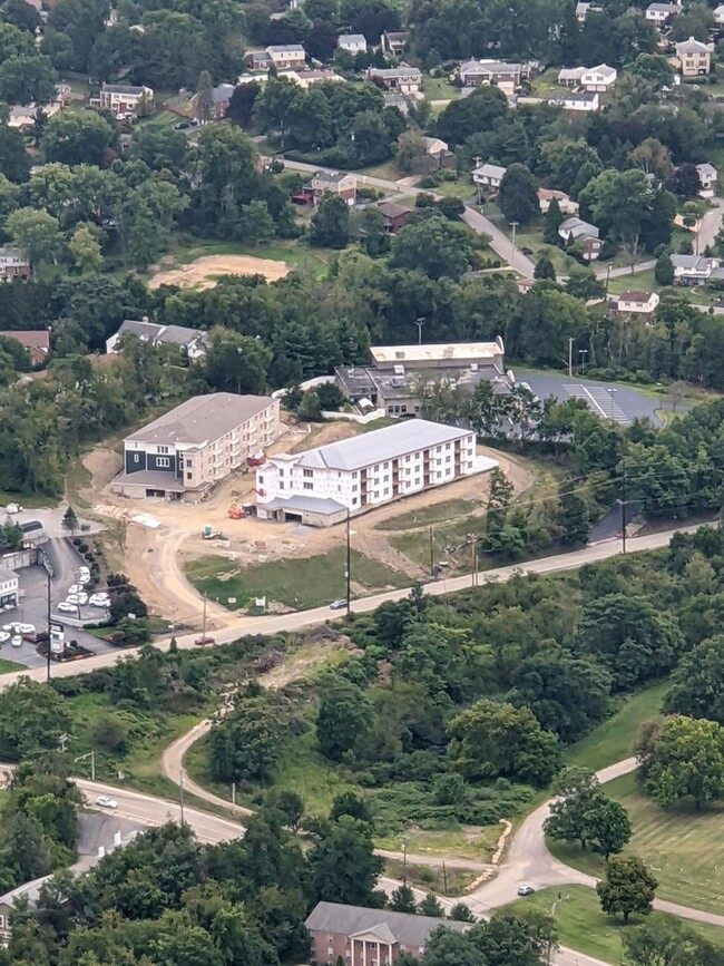Foto del edificio - 8500 Thompson Run Rd
