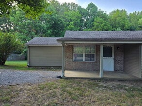 Building Photo - 1050 Woody Ln