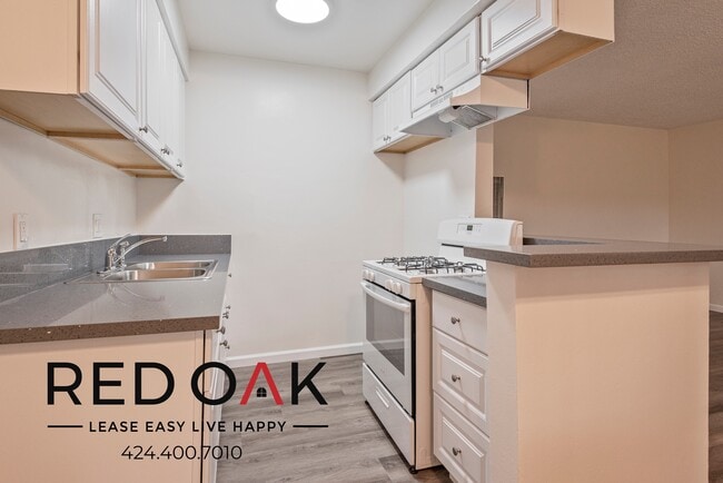 Building Photo - 1321 S Greenwood Ave