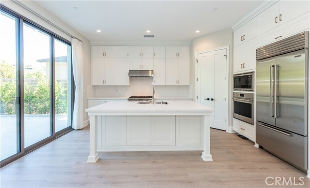 Building Photo - 152 Statura