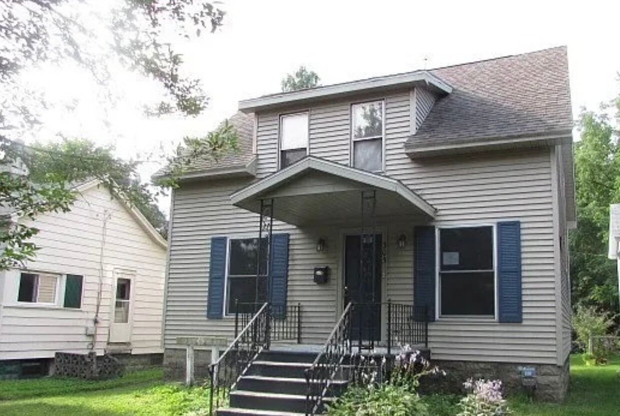 Primary Photo - 3 Bed 1 Bath Bay City Home