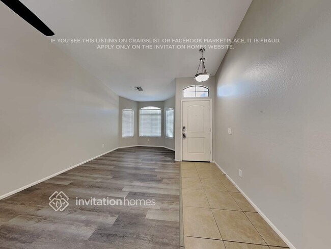 Foto del edificio - 7261 W Glenn Dr