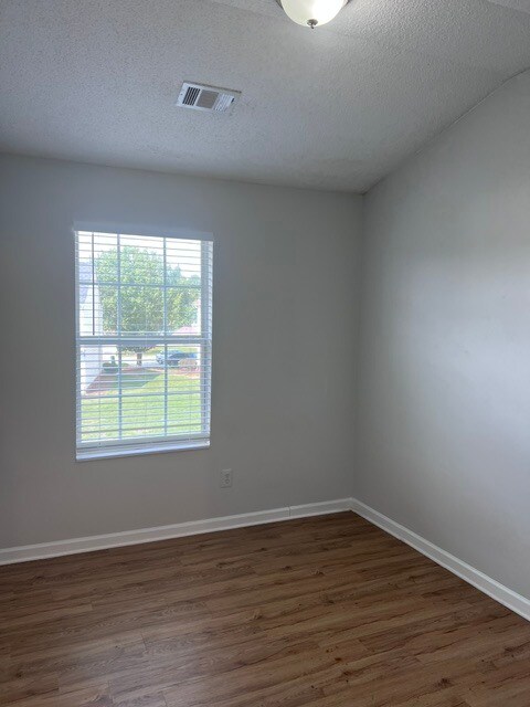 Building Photo - 2770 Parkway Cove