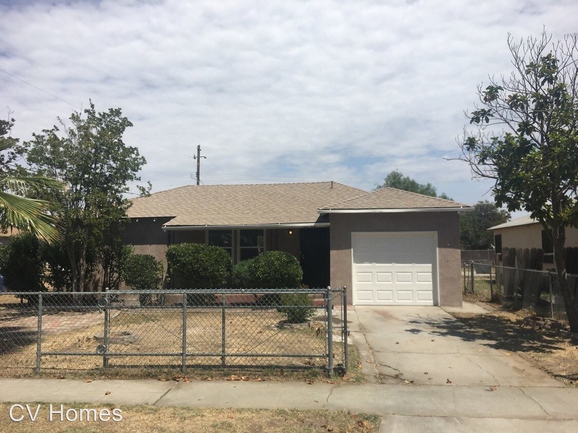 Foto principal - 2 br, 1 bath House - 2549 S Lotus Ave