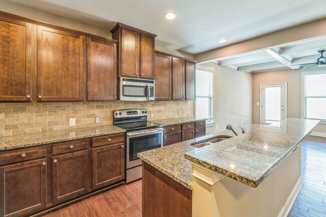 Foto del edificio - 5080 Whiteoak Terrace SE