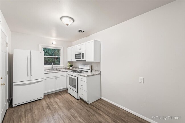 Building Photo - 124 Caroline Ct