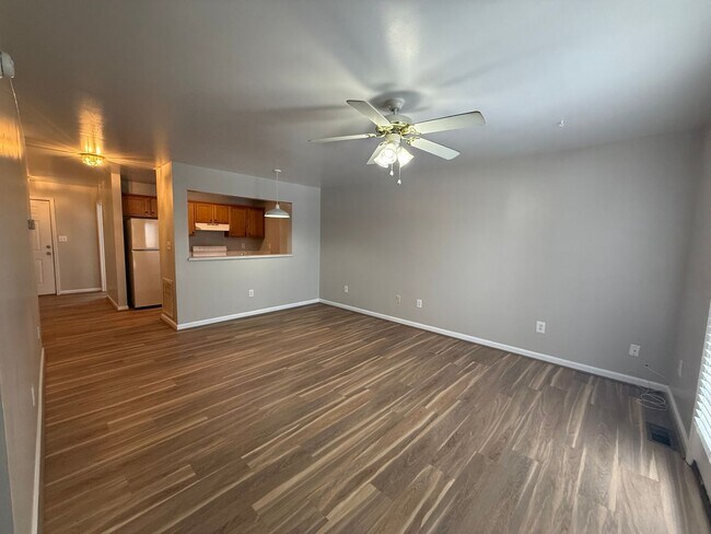 Foto del edificio - 2 Bedroom 1.5 Bath Townhome in Salem City