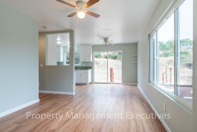 Building Photo - Remodeled 3 Bedroom, 1 Bath with Backyard