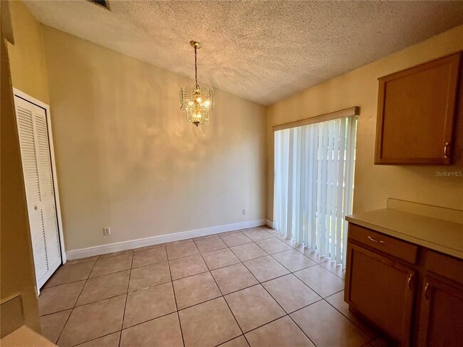 Building Photo - 10267 Vista Cove Ln