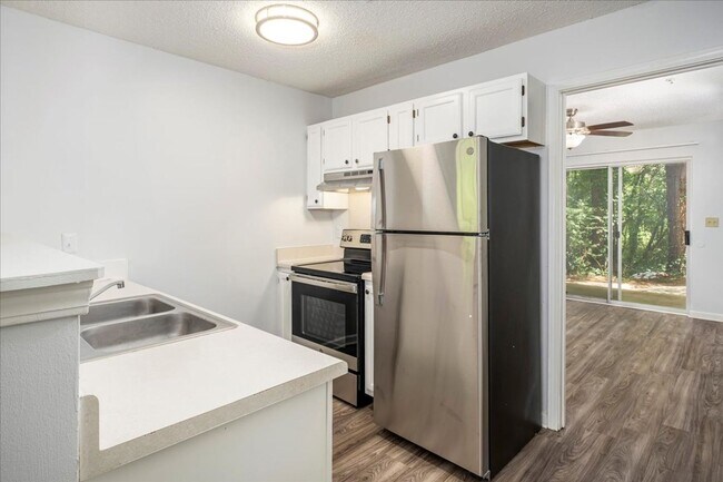 Interior Photo - Meadowbrook Luxury Apartments