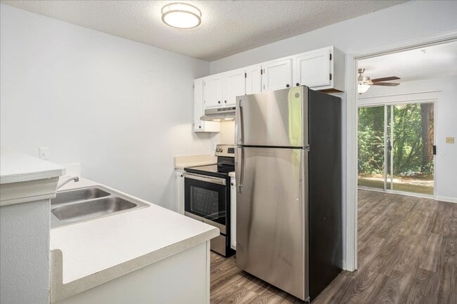 Interior Photo - Meadowbrook Luxury Apartments