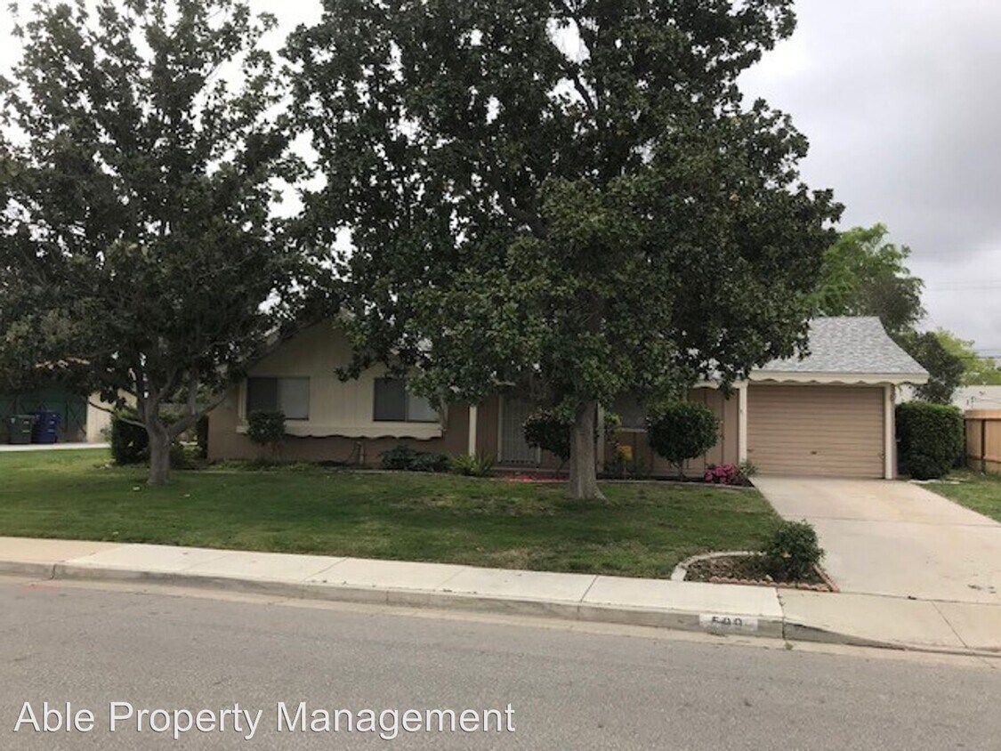3 br, 2 bath House 509 Oak Fair Way House Rental in Bakersfield, CA