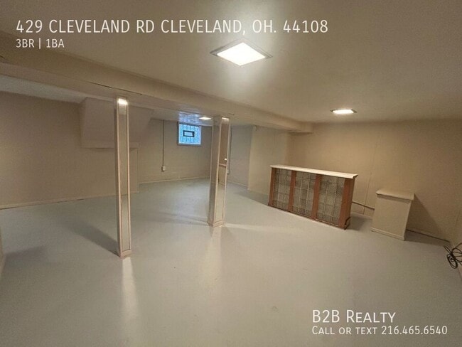 Building Photo - 429 Cleveland Rd