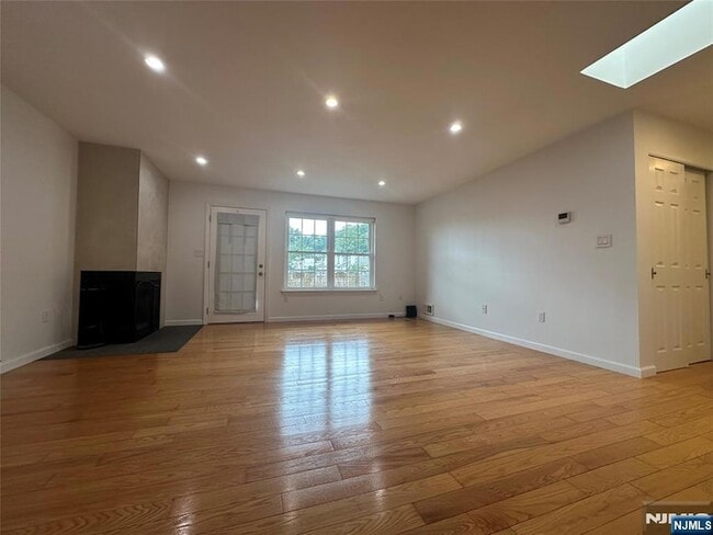 Photo - 38 Garden Pl Apartment