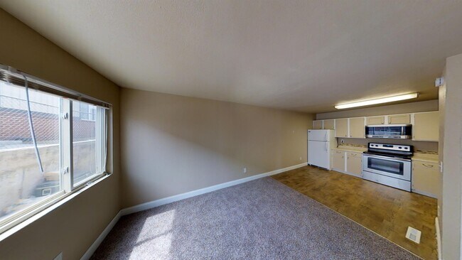 Building Photo - 4332 Ericson Dr
