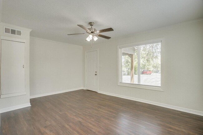 Foto del edificio - Amazing Remodeled 2 Bed, 1 Bath Ready tor ...
