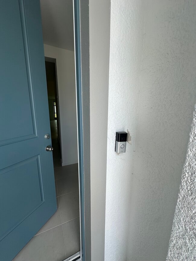 Ring camera - 27865 Solis Grande Dr