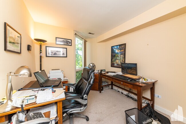 Foto del edificio - 2131 N Larrabee St