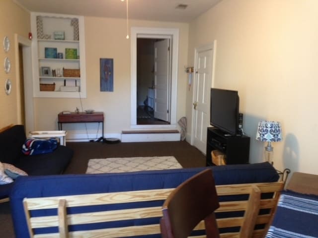Photo - 335 King St (Charleston, SC)