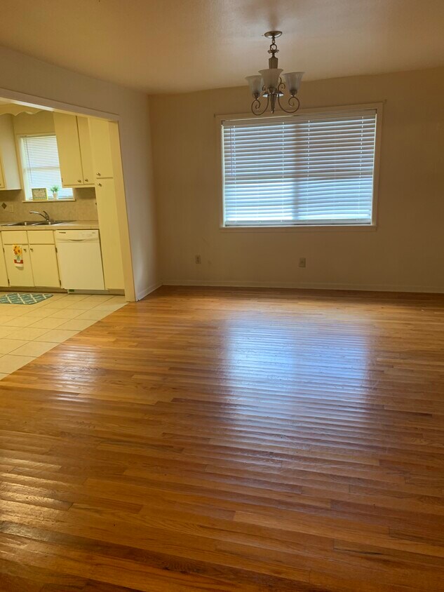 Foto principal - 506 E Mitcham St