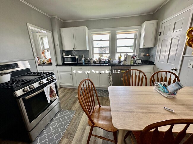 Building Photo - 60 Buzzells Ln