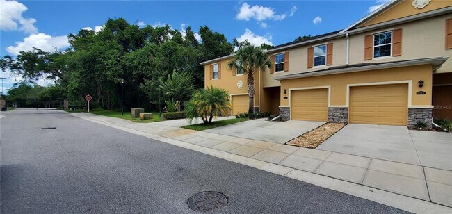 Foto del edificio - 8443 Pine River Rd