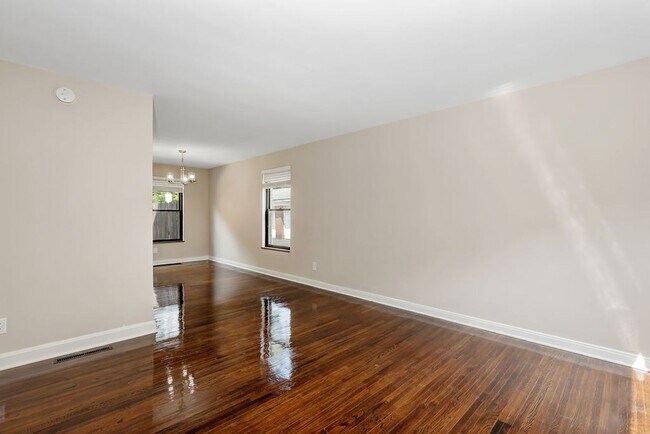 Foto del edificio - 640 Blenheim Rd