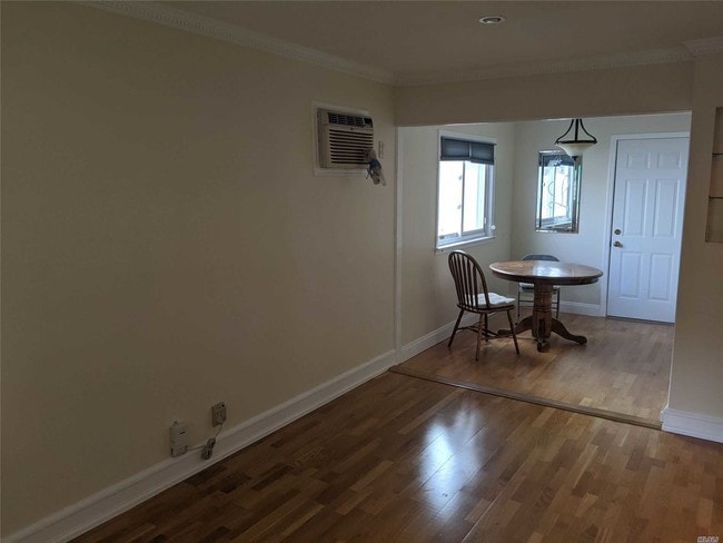 Building Photo - 962 Bowling Green Dr