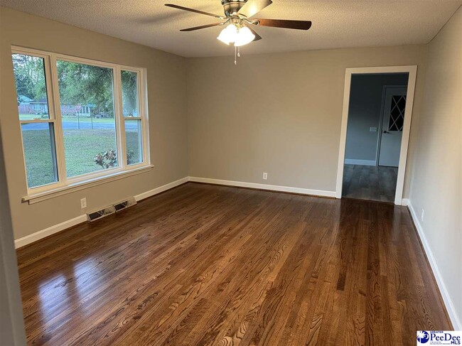 Foto del edificio - 2917 Glencove Dr