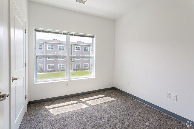 2HAB,1BA,623SF - Landings at Notre Dame Family / Grad Housing
