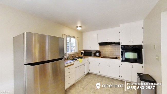Building Photo - 2 br, 1 bath Duplex - 1242 Normandy Way -