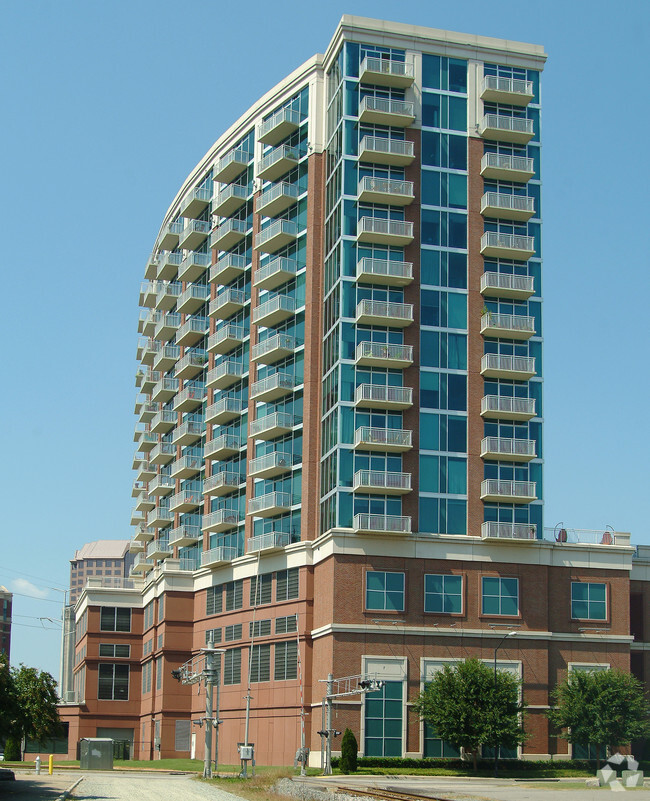 Building Photo - Vistas on the James