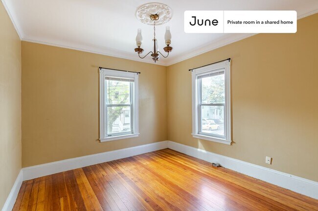 Building Photo - Room in Shared 4 bed/1 bath home