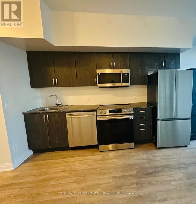 Building Photo - 10 Meadowglen Pl