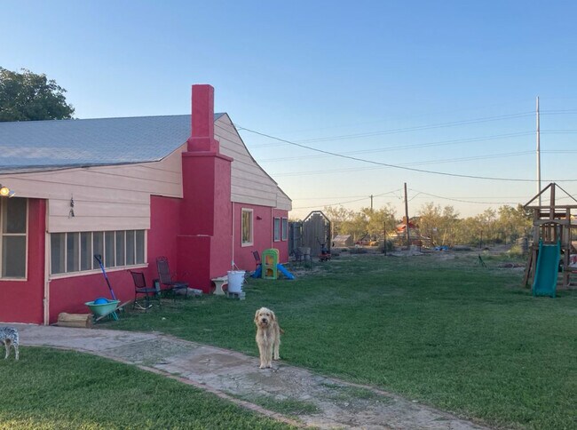 Foto del edificio - 12662 W 61st St