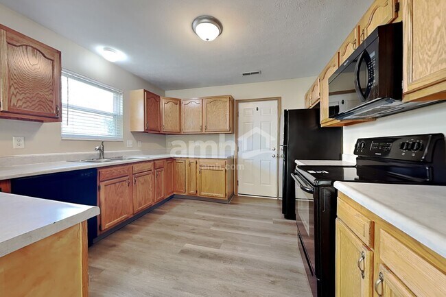 Foto del edificio - 1344 Crescent Ct