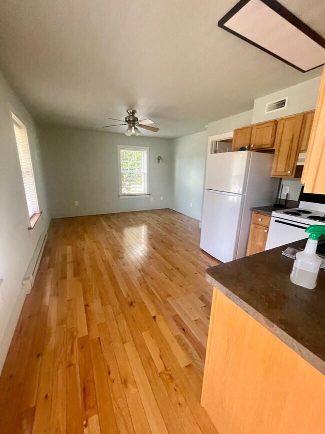 Building Photo - Long term rental in Downtown Manteo