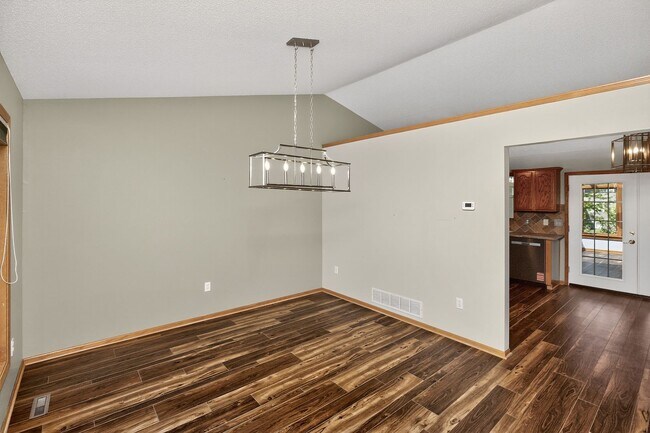 Building Photo - BEAUTIFUL 4-SEASONS ROOM!! 4 Bedroom, 3 Bathroom Home in Waukee!