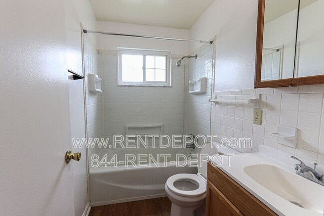 Building Photo - 2947 Ravenswood Dr