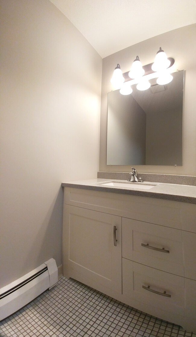 1/2 Bath in Master - 2312 Valleyhigh Dr NW