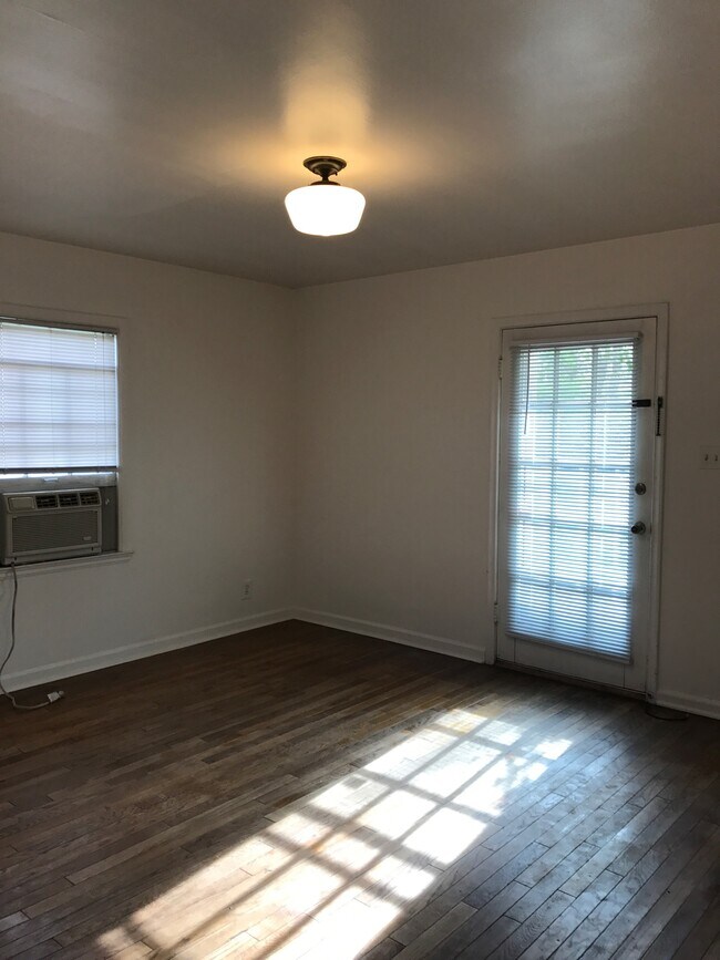 Living Room - 976 E 500 S