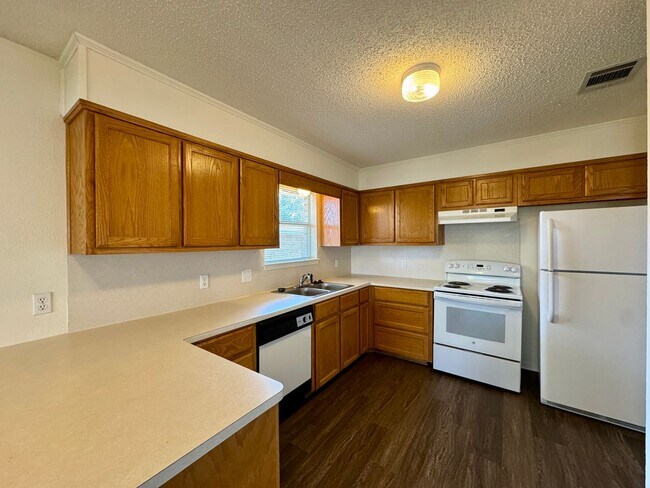 Building Photo - 632park