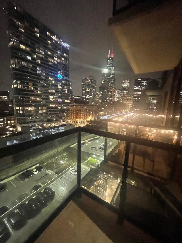 Private Balcony - 800 S Clark St