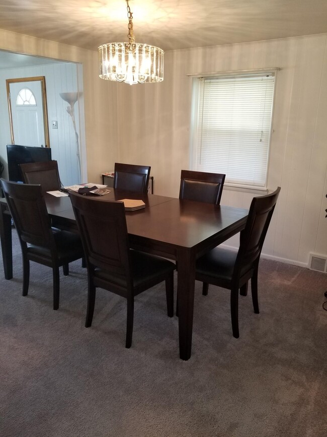 Foto del edificio - 744 Westwood Ln