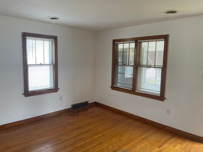 Building Photo - 1616 Tyler Street, Unit 2nd Floor