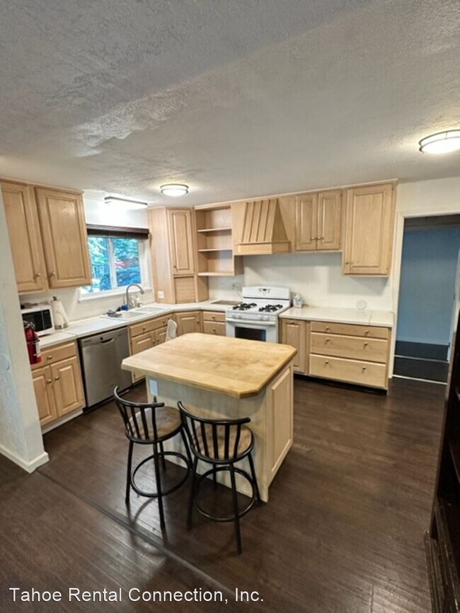 Building Photo - 5 br, 2 bath House - 756 Panther Ln.